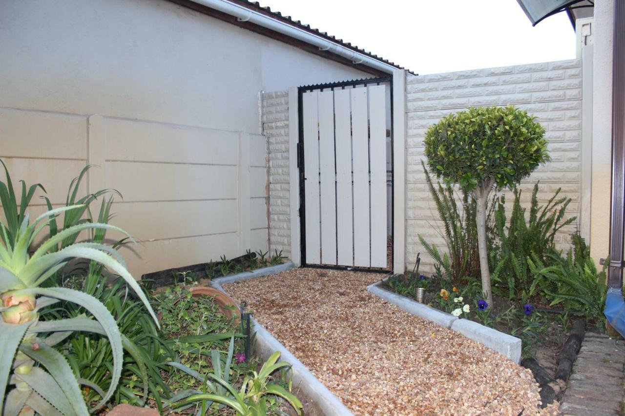 Amru Guesthouse B&B Brackenfell Exterior foto